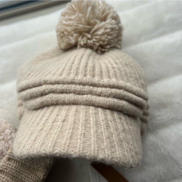 TWO! NWT Warm Winter beige hats - Picture 6 of 10